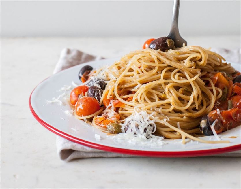 Spaghetti pasta finaalla puttanesca Pastas Gallo